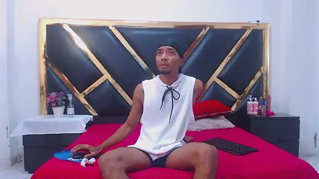 Snapshot of Caroyandy3 chatting on November 2025 11:43:02 AM Caroyandy3 online show from November 2025 11:43:02 AM