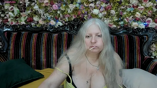 Snapshot of mariabelladonna chatting on July 2026 04:22:01 PM mariabelladonna online show from July 2026 04:22:01 PM