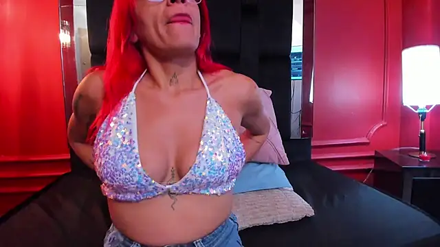 Snapshot of ambervans chatting on November 2025 06:22:02 PM ambervans online show from November 2025 06:22:02 PM