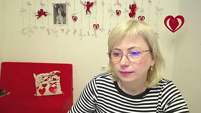 LaurenWishy online show from February 2026 06:01:01 AM