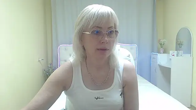 Snapshot of LaurenWishy chatting on May 2026 05:12:01 AM LaurenWishy online show from May 2026 05:12:01 AM