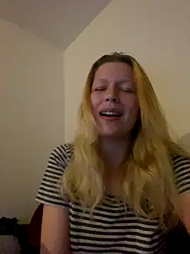 Snapshot of LexiSlimVIbe chatting on December 2025 10:04:01 PM LexiSlimVIbe online show from December 2025 10:04:01 PM