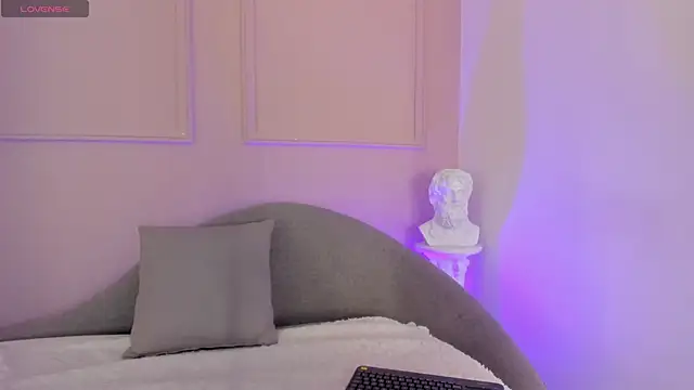 Snapshot of cleo_johnson chatting on November 2025 08:41:01 PM cleo johnson online show from November 2025 08:41:01 PM