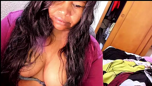 ebonycamelia online show from April 2026 10:31:02 PM