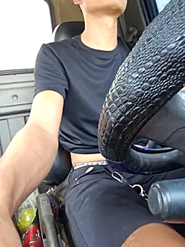 huykkk99 online show from November 2025 05:43:01 AM