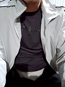 huykkk99 online show from February 2026 05:02:01 PM