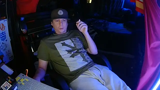 Snapshot of Bowerboi chatting on November 2025 01:38:01 AM Bowerboi online show from November 2025 01:38:01 AM