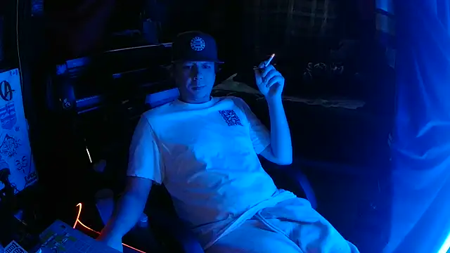 Snapshot of Bowerboi chatting on November 2025 10:36:01 PM Bowerboi online show from November 2025 10:36:01 PM