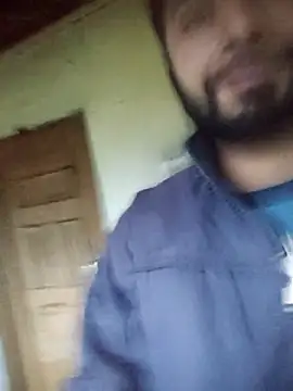 Cute Lucky online show from April 2026 01:11:01 PM