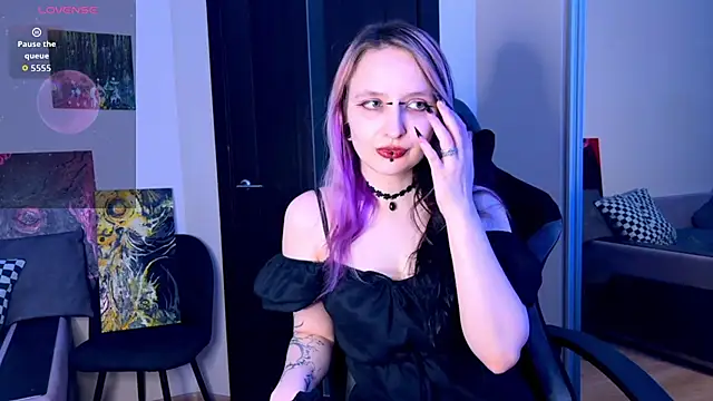 lavender monster online show from February 2026 06:04:01 PM