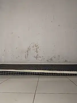 jonysans2277 online show from November 2025 05:46:02 PM