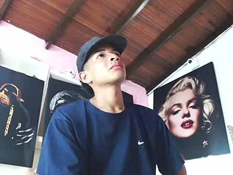 Snapshot of crissex3 chatting on February 2026 01:29:01 PM crissex3 online show from February 2026 01:29:01 PM