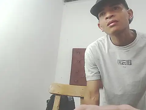 Snapshot of crissex3 chatting on February 2026 11:43:02 AM crissex3 online show from February 2026 11:43:02 AM