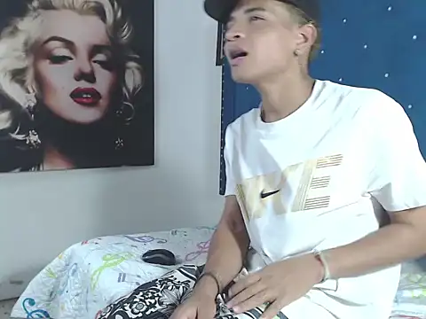 crissex3 online show from March 2026 07:30:02 PM