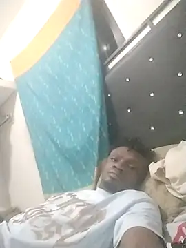 Snapshot of laperson chatting on January 2026 12:24:01 AM laperson online show from January 2026 12:24:01 AM