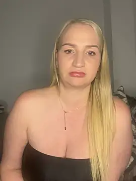 BootyQueenApril online show from April 2026 07:29:01 PM