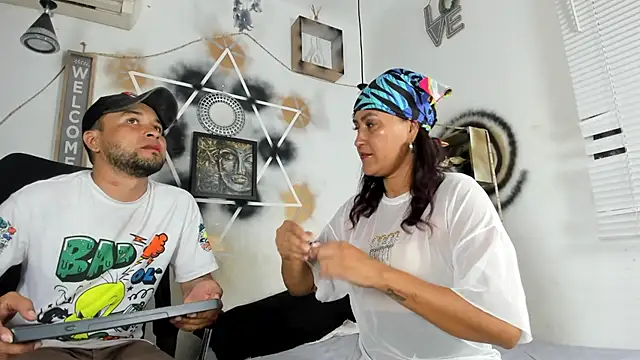 StephaniaAndRandy online show from November 2025 05:48:01 PM