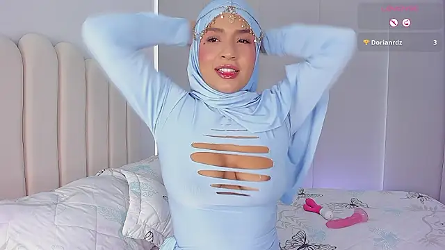 Amira-Zahra online show from March 2026 06:33:01 PM