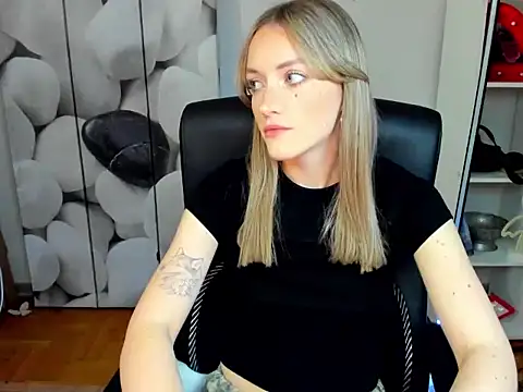 EvelynBlond online show from November 2025 01:35:02 PM