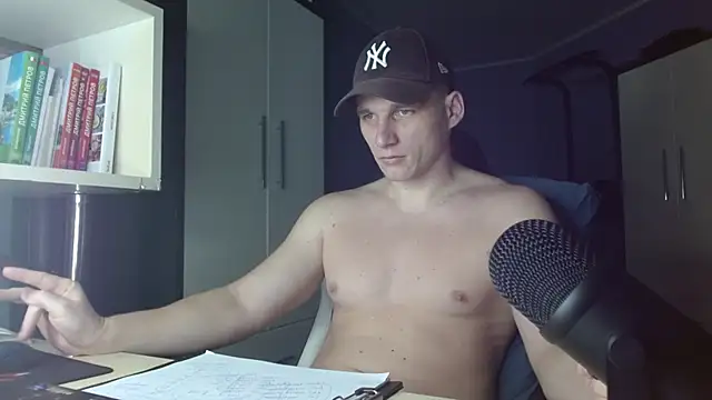 Snapshot of Poliglotjoe1 chatting on November 2025 04:26:02 AM Poliglotjoe1 online show from November 2025 04:26:02 AM