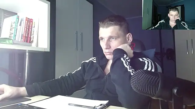 Snapshot of Poliglotjoe1 chatting on November 2025 08:07:01 AM Poliglotjoe1 online show from November 2025 08:07:01 AM