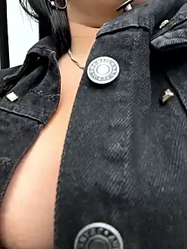 Kendra-daring online show from December 2025 05:18:02 PM