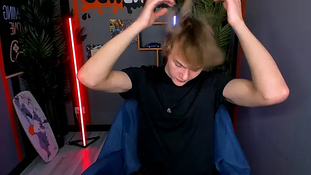 Snapshot of DonaldWoon chatting on November 2025 10:37:02 AM DonaldWoon online show from November 2025 10:37:02 AM