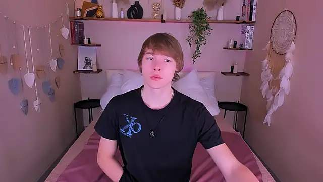 Snapshot of DonaldWoon chatting on November 2025 12:40:01 PM DonaldWoon online show from November 2025 12:40:01 PM