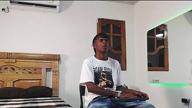 black boy22  online show from November 2025 02:01:02 AM