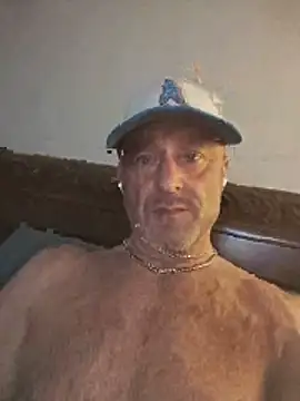 Snapshot of Slydog1010 chatting on June 2026 07:18:01 AM Slydog1010 online show from June 2026 07:18:01 AM