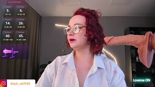 Snapshot of kittyhardfucks chatting on June 2026 09:35:02 AM kittyhardfucks online show from June 2026 09:35:02 AM