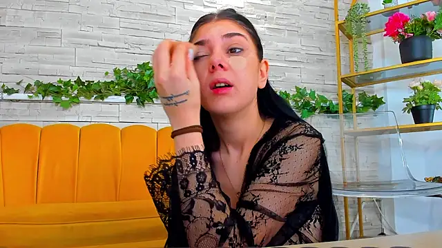 SerennaNoir online show from December 2025 05:47:02 AM