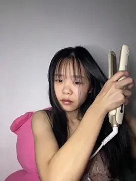 Kiee-lee online show from December 2025 01:52:02 PM