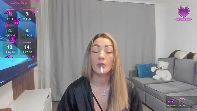 Snapshot of rossana_doll chatting on April 2026 07:00:01 AM rossana doll online show from April 2026 07:00:01 AM
