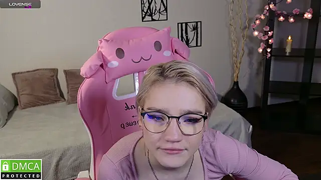 Snapshot of Megan_Lora chatting on November 2025 08:35:02 AM Megan Lora online show from November 2025 08:35:02 AM