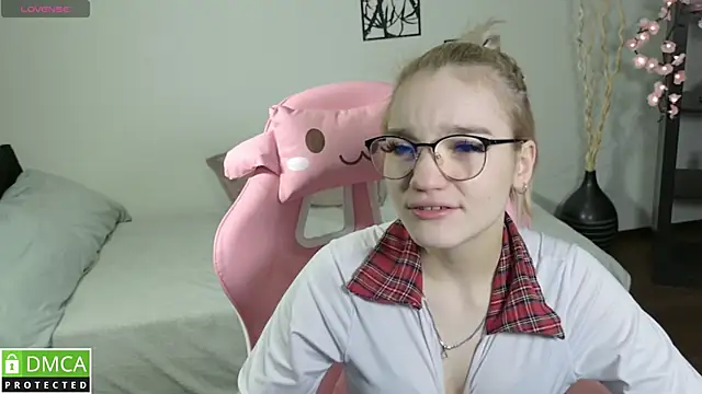 Megan Lora online show from January 2026 12:59:02 AM