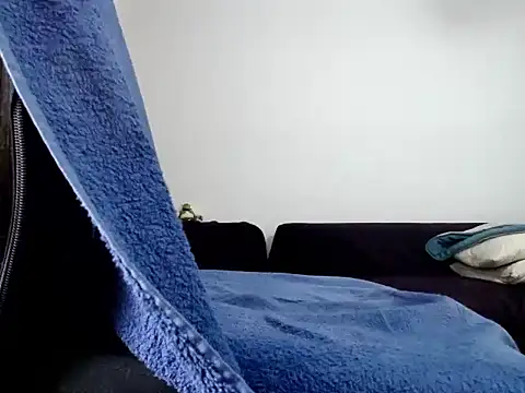 GirthBrooks25 online show from February 2026 12:12:01 PM