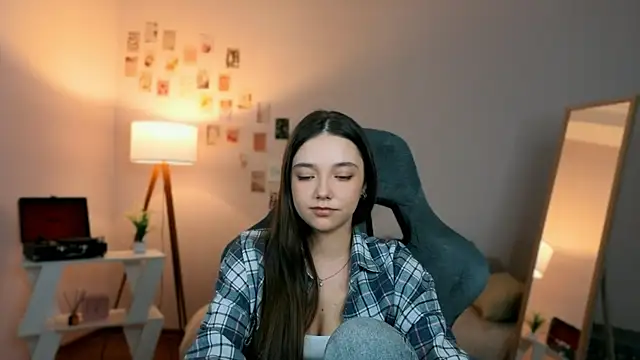 Vexorine online show from April 2026 07:58:01 PM