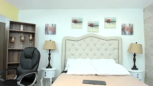 molly madisson  online show from February 2026 12:32:02 PM