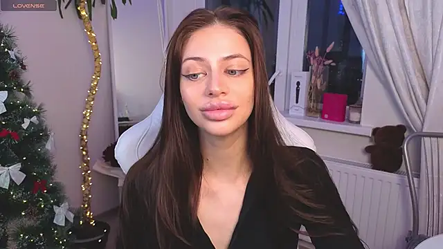 Snapshot of Daria_Promisess chatting on December 2025 04:00:02 AM Daria Promisess online show from December 2025 04:00:02 AM