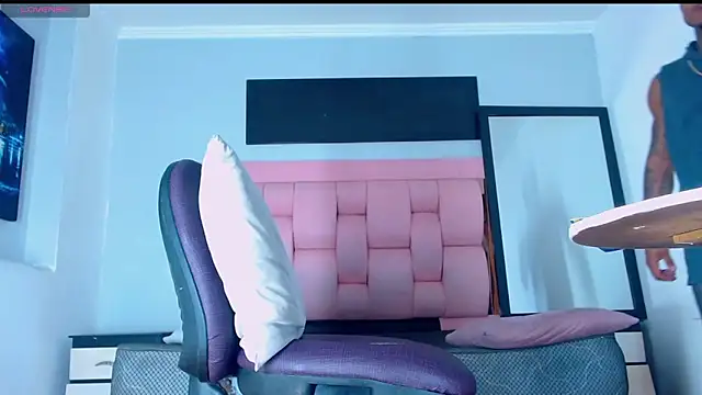 Hot Latino x online show from February 2026 12:41:02 PM