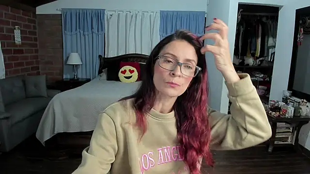 Snapshot of Charlotte-Willson chatting on November 2025 01:06:01 AM Charlotte-Willson online show from November 2025 01:06:01 AM