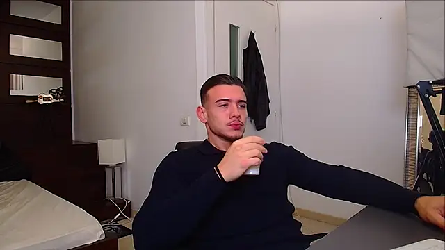 ElijahThorne online show from November 2025 05:29:02 AM