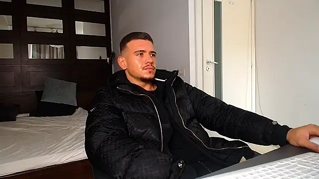 ElijahThorne online show from February 2026 10:01:02 AM