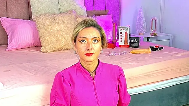 Lunitaa Diva online show from December 2025 02:57:02 PM