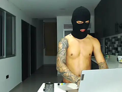 master Tripa online show from November 2025 11:51:01 PM