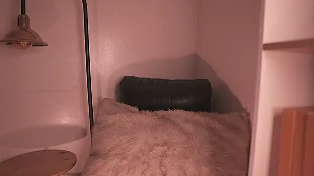 Mackenzie Lia online show from December 2025 08:02:02 PM