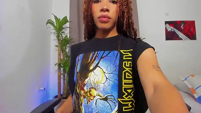 Catty Noir online show from December 2025 07:55:01 PM