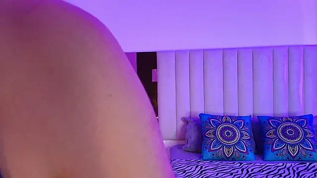 Mara Wolf01 online show from December 2025 08:17:01 PM