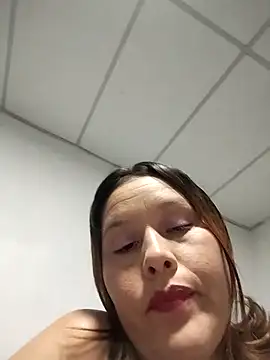 Snapshot of Paola-Lond chatting on December 2025 02:08:02 AM Paola-Lond online show from December 2025 02:08:02 AM